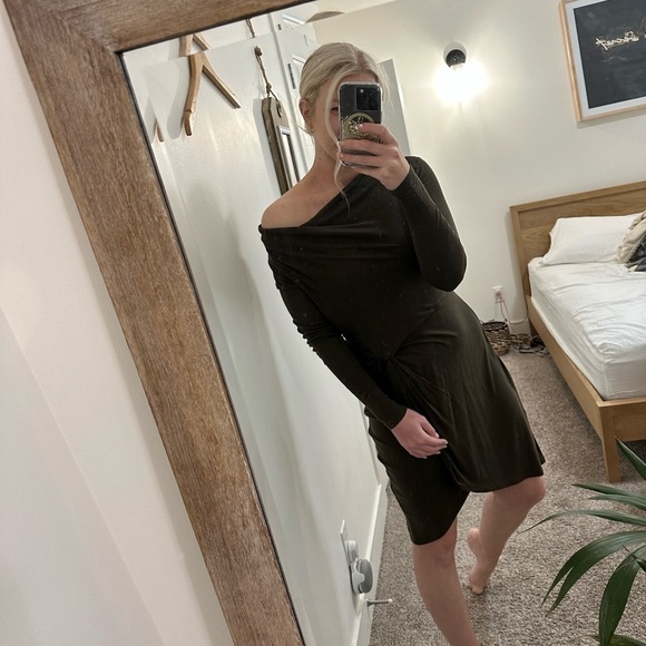 Ted BAKER Neyda Olive Long Sleeve Draped Jersey Knit Dress - Picture 4 of 16